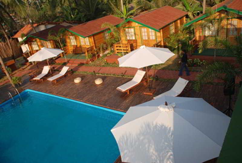 Micasa Beach Resort Morjim Exterior photo